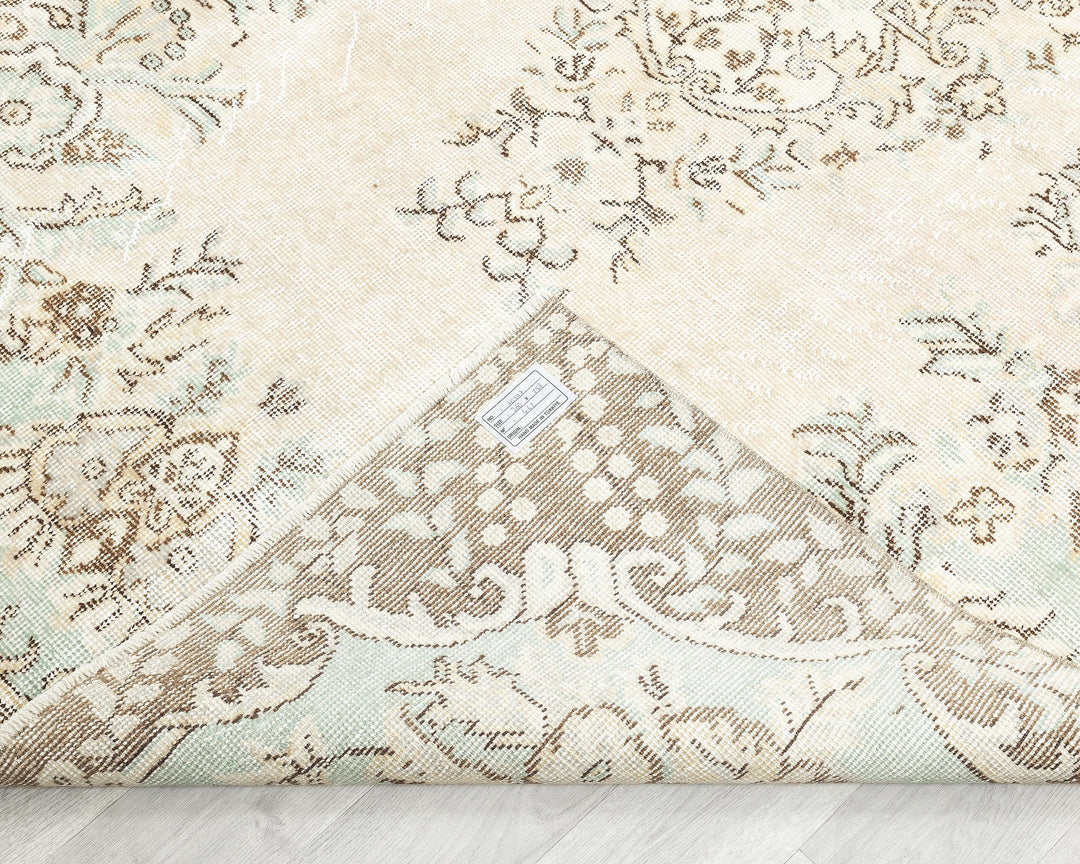 Beige Oushak Rug 5' 2" x 9' 2" | No. VR32459
