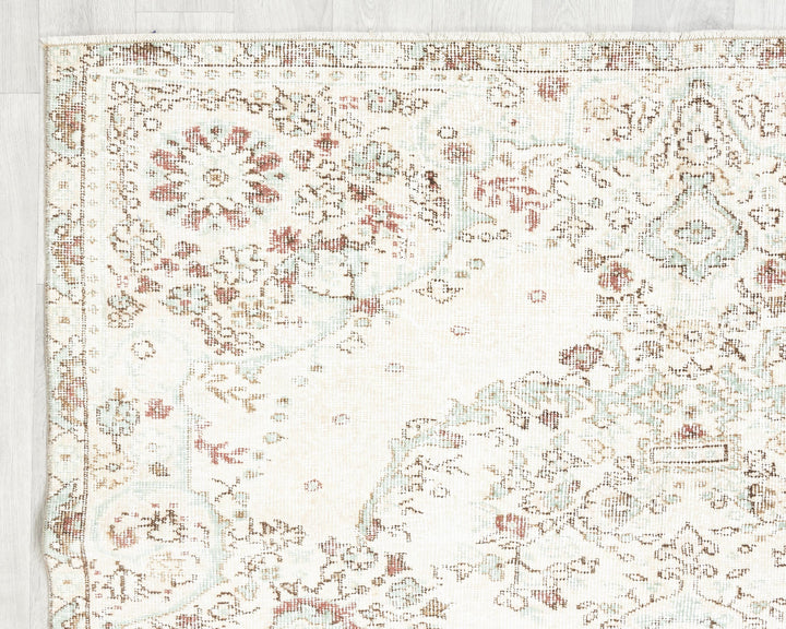Beige Oushak Rug 5' 2" x 8' 11" | No. VR16926