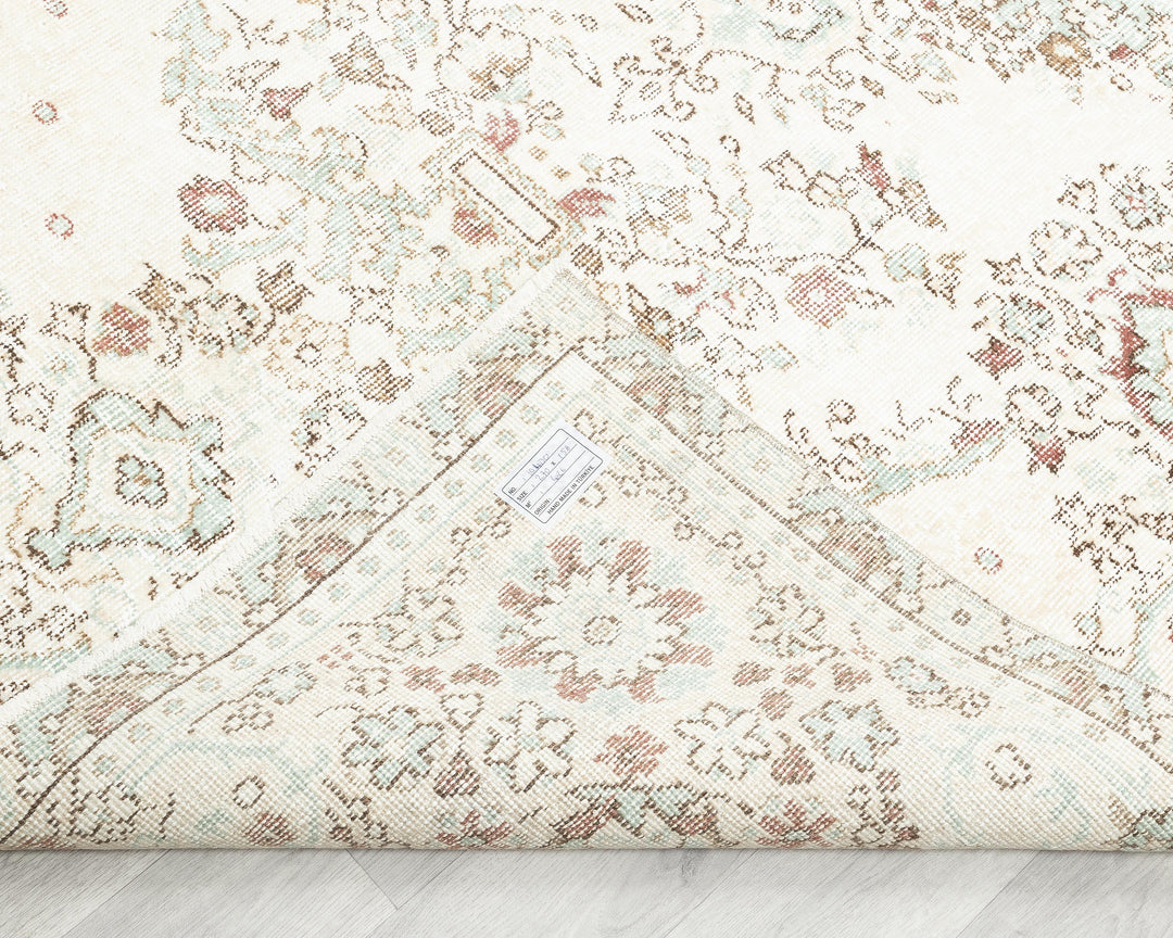 Beige Oushak Rug 5' 2" x 8' 11" | No. VR16926