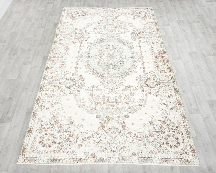 Beige Oushak Rug 5' 2" x 8' 11" | No. VR16926