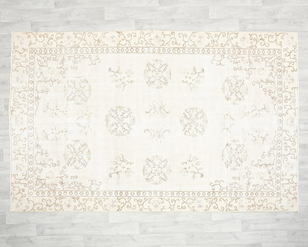 Beige Oushak Rug 5' 10" x 9' 1" | No. VR65238