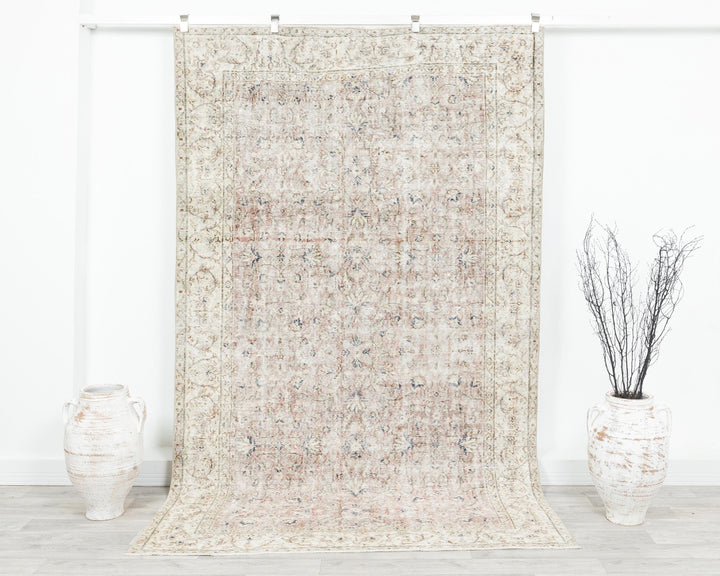 Neutral Oushak Rug 5' 6" x 8' 7" | No. VR67837