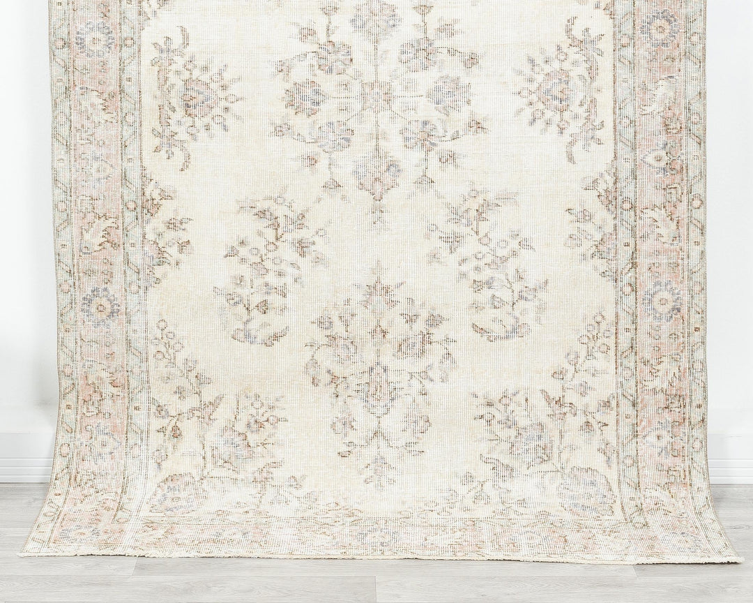 Beige Oushak Rug 4' 10" x 7' 8" | No. VR72171