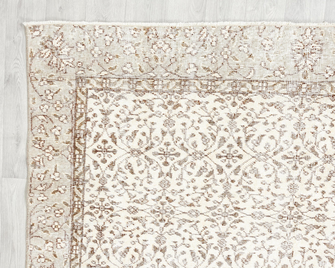 Neutral Oushak Rug 5' 10" x 9' 2" | No. VR50151