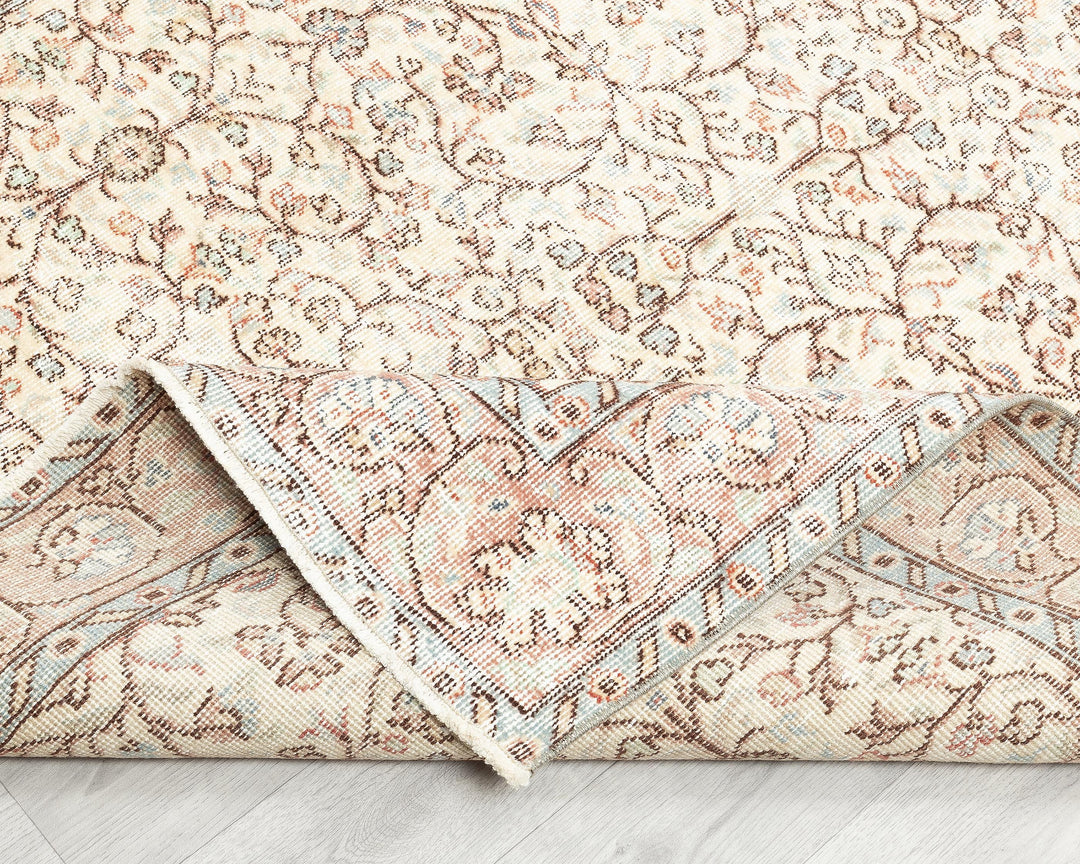 Neutral Oushak Rug 4' 8" x 8' 8" | No. VR50418