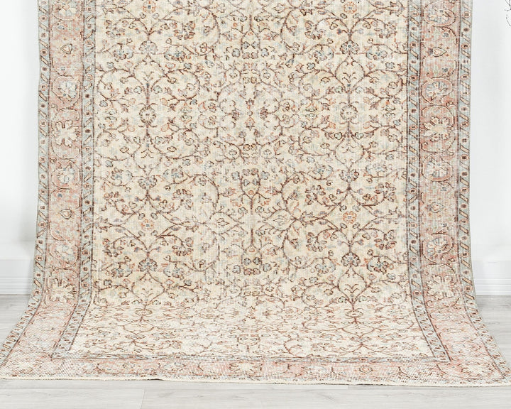 Neutral Oushak Rug 4' 8" x 8' 8" | No. VR50418