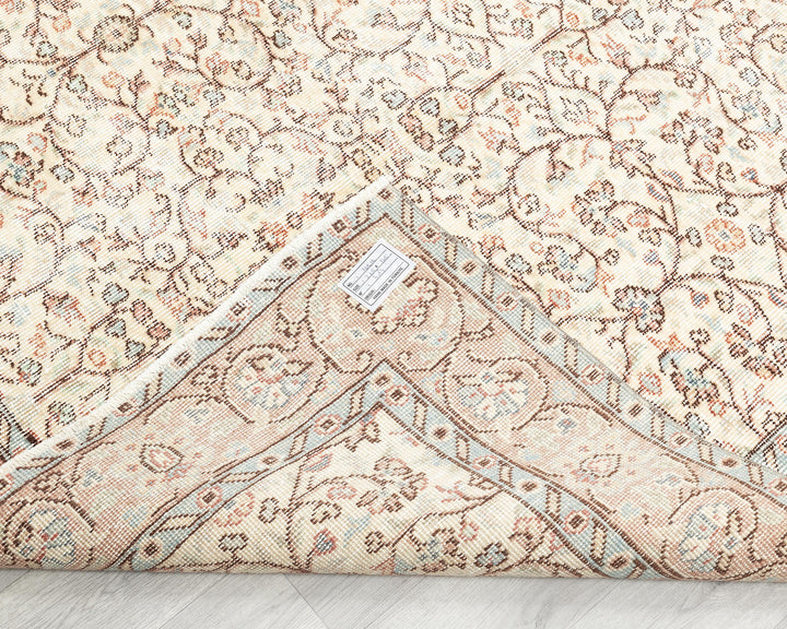 Neutral Oushak Rug 4' 8" x 8' 8" | No. VR50418