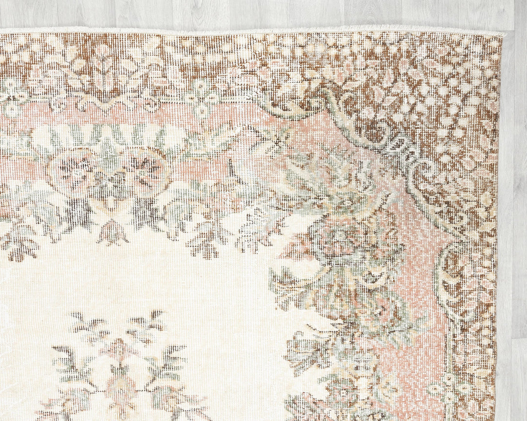 Beige Oushak Rug 5' 8" x 9' 6" | No. VR75220