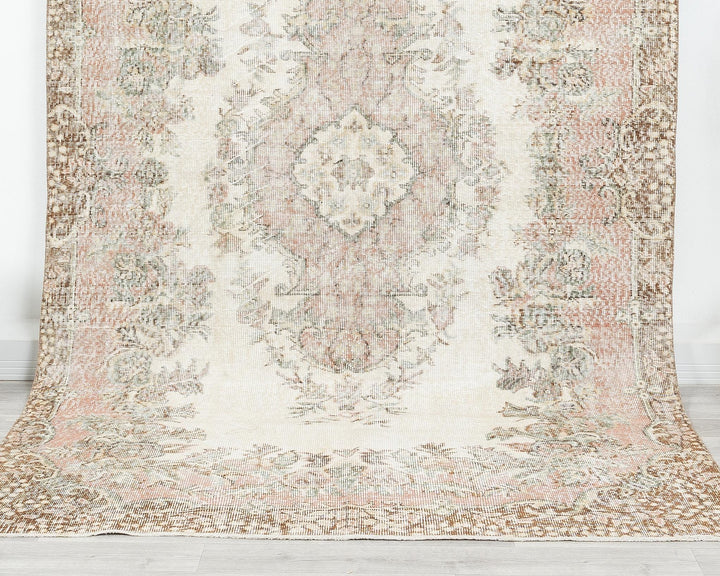 Beige Oushak Rug 5' 8" x 9' 6" | No. VR75220