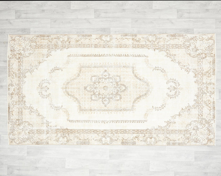 Beige Oushak Rug 4' 6" x 8' 2" | No. VR10013