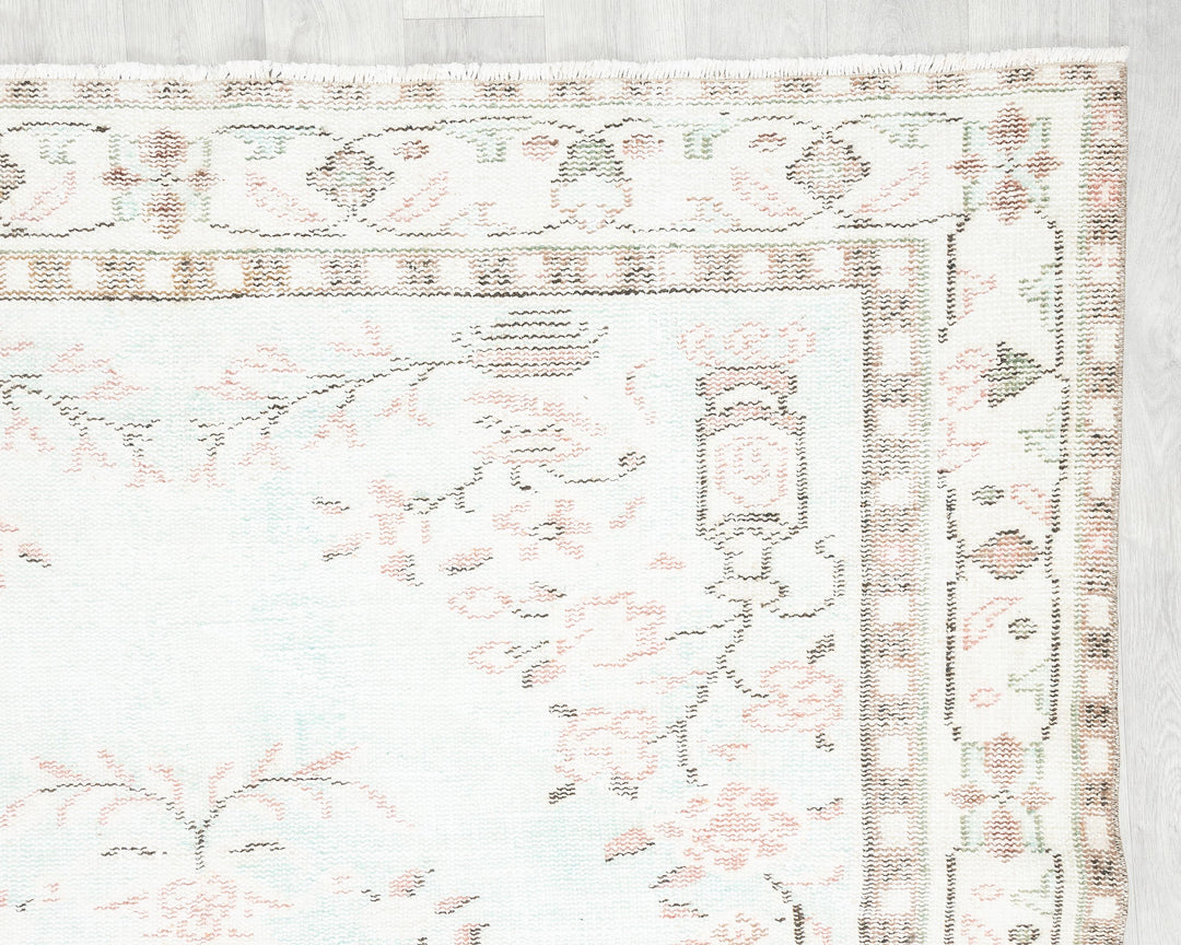 Neutral Oushak Rug 5' 6" x 9' 7" | No. VR20294