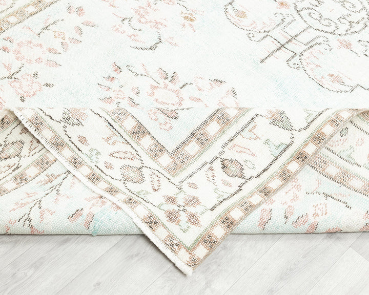 Neutral Oushak Rug 5' 6" x 9' 7" | No. VR20294