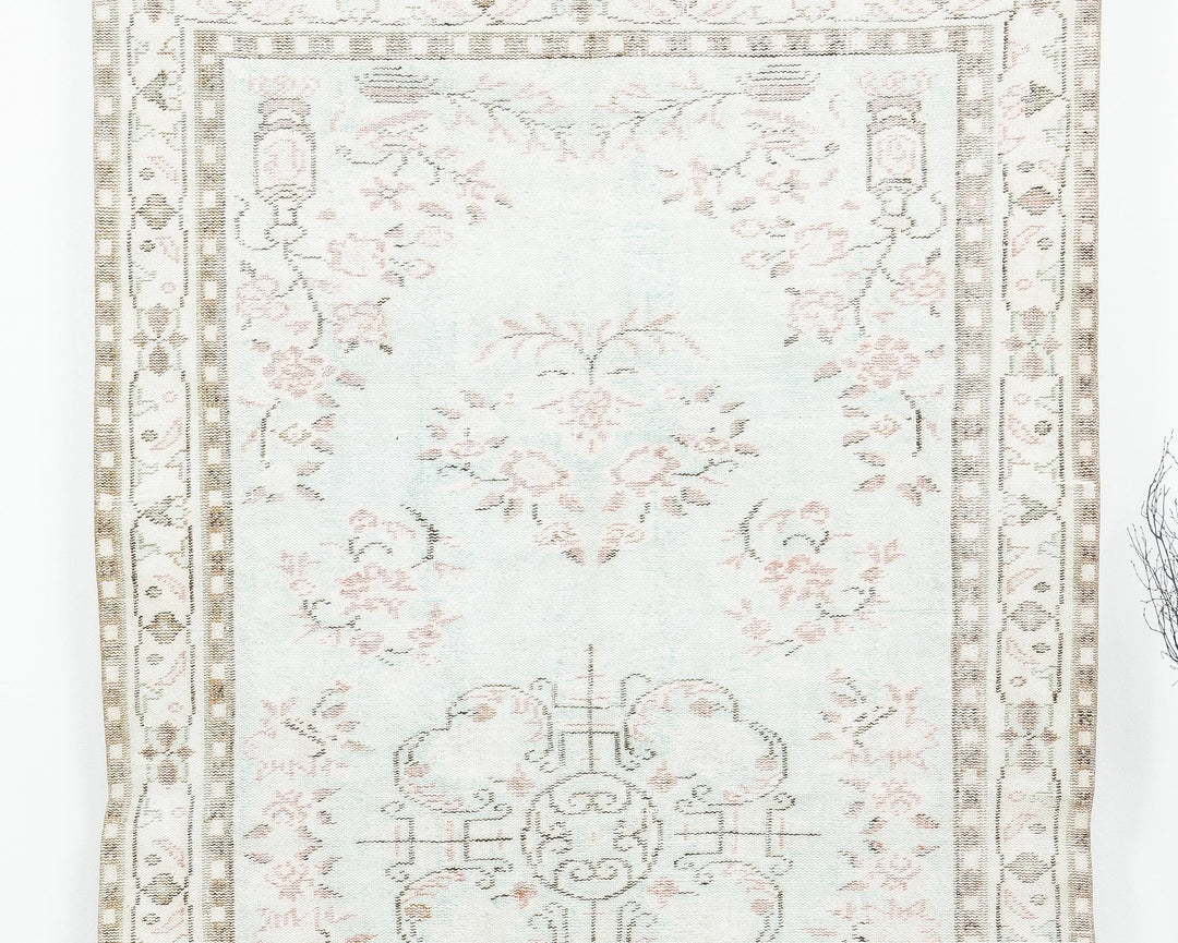 Neutral Oushak Rug 5' 6" x 9' 7" | No. VR20294
