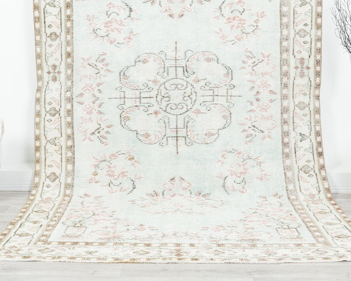 Neutral Oushak Rug 5' 6" x 9' 7" | No. VR20294