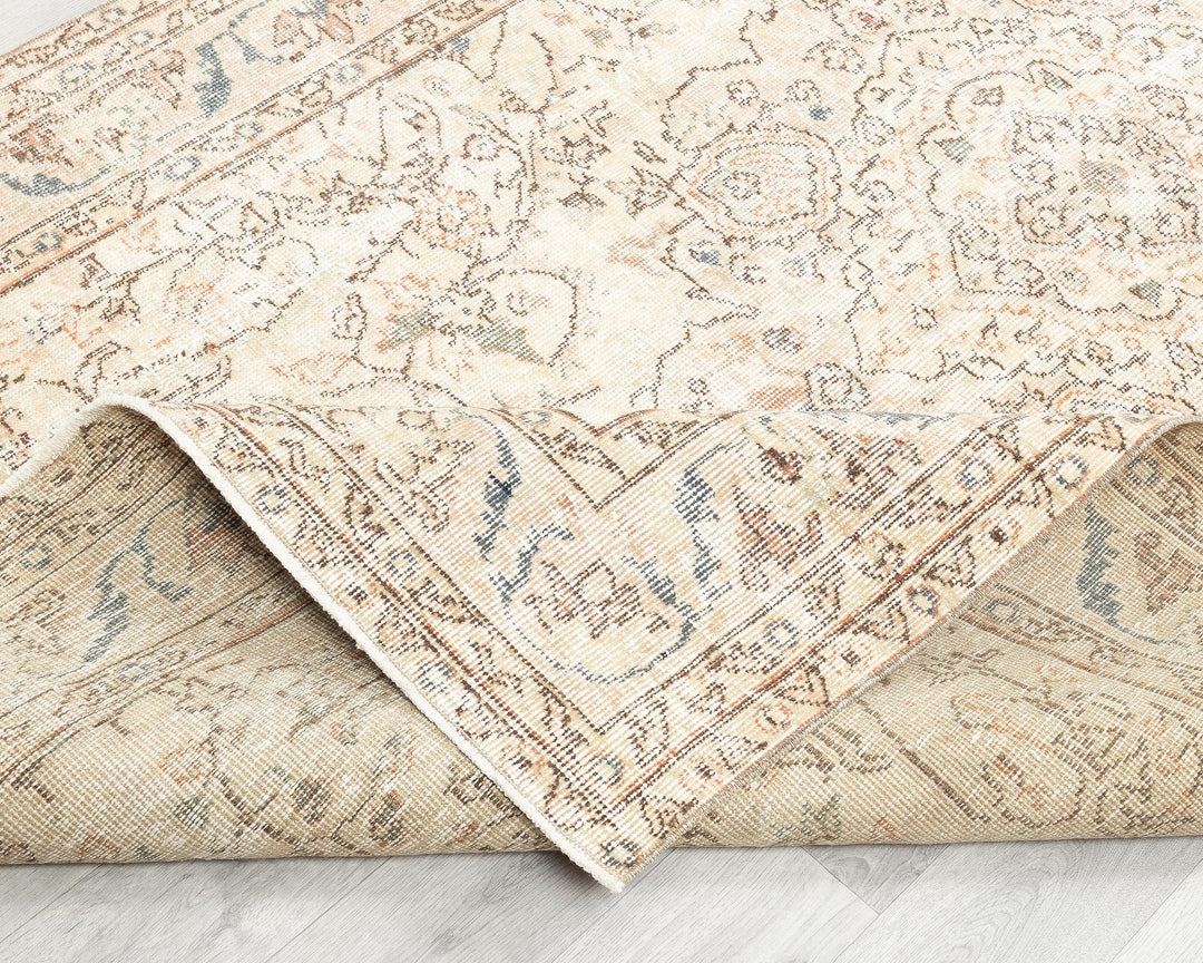 Beige Oushak Rug 4' 11" x 8' 5" | No. VR51968