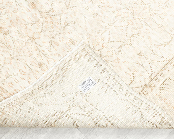 Beige Oushak Rug 5' x 8' 8" | No. VR26216