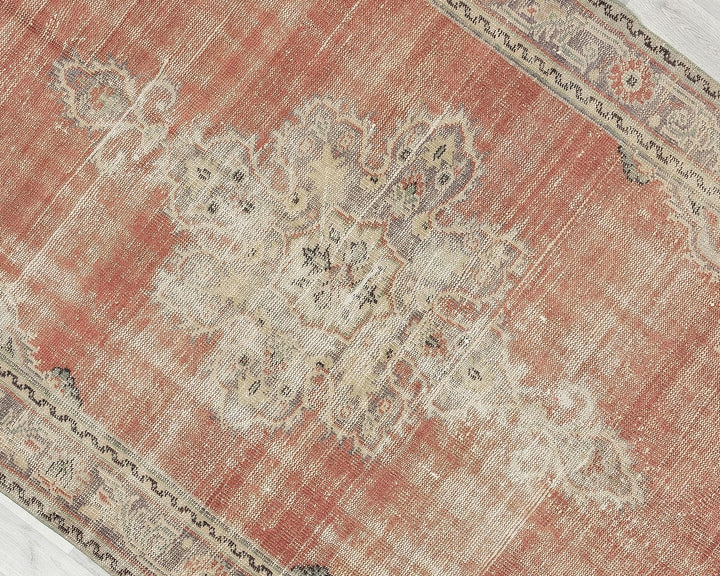 Red Oushak Rug 5' 7" x 8' 11" | No. VR25767