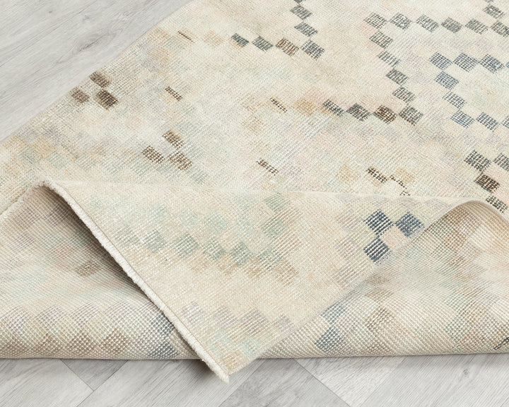 Beige Oushak Rug 2' 8" x 5' 8" | No. VR97293