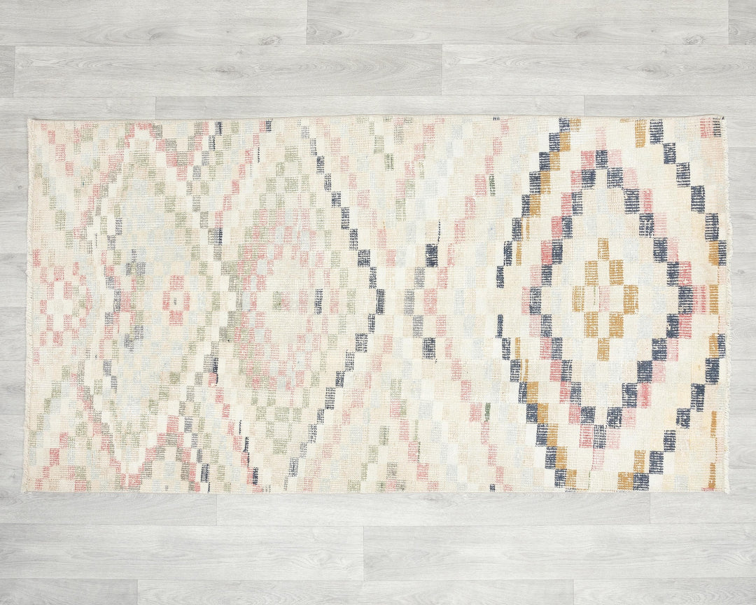 Beige Oushak Rug 2' 10" x 5' 2" | No. VR35091