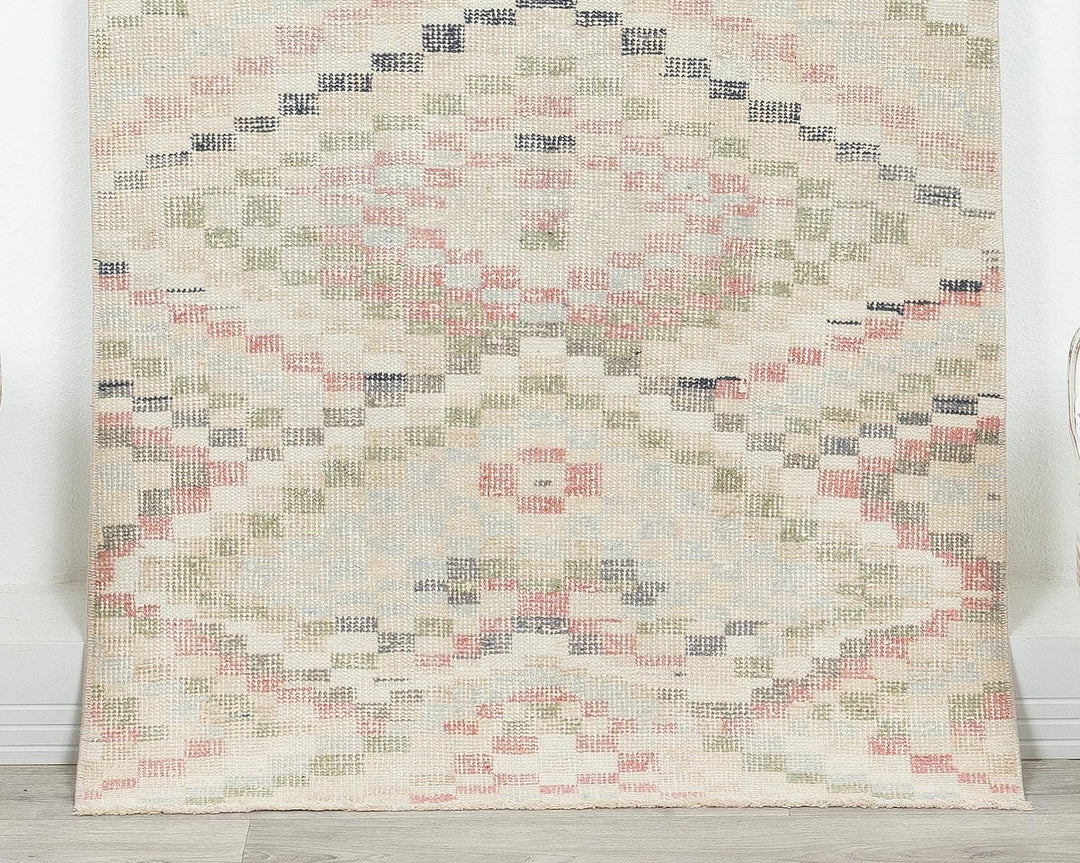 Beige Oushak Rug 2' 10" x 5' 2" | No. VR35091