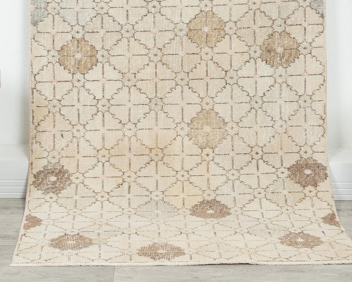 Beige Oushak Rug 3' x 6' 7" | No. VR87435