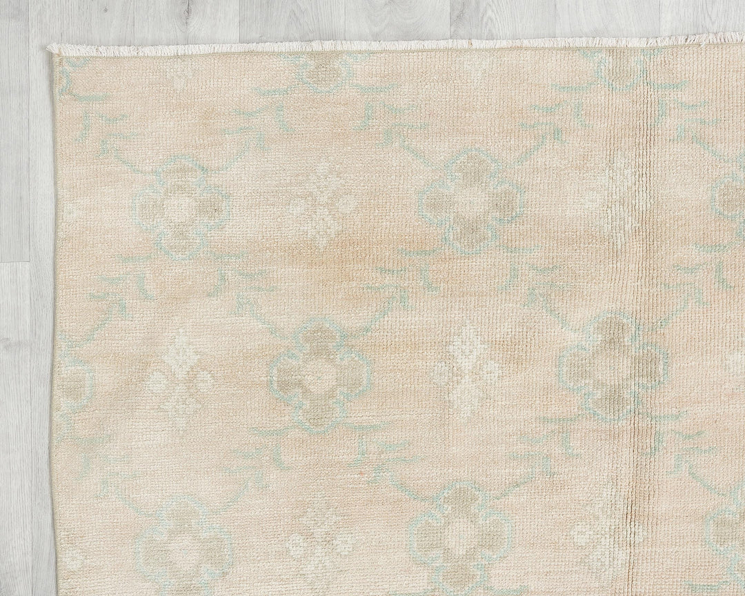 Beige Oushak Rug 4' 6" x 10' 6" | No. VR29430
