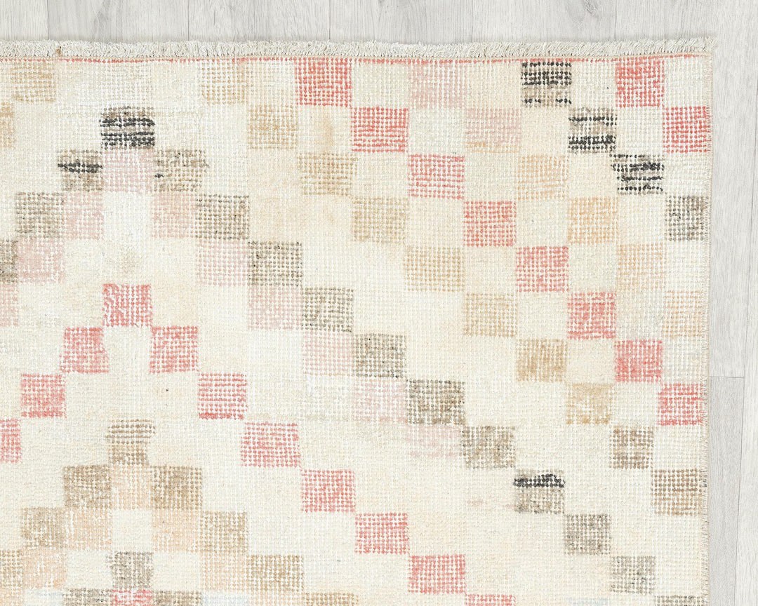 Neutral Oushak Rug 3' 6" x 5' 7" | No. VR22825