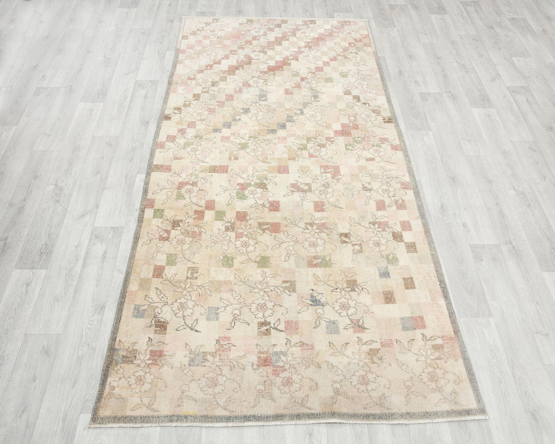 Neutral Oushak Rug 3' 11" x 7' 11" | No. VR20483
