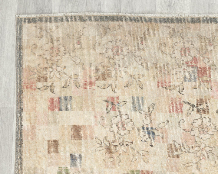 Neutral Oushak Rug 3' 11" x 7' 11" | No. VR20483
