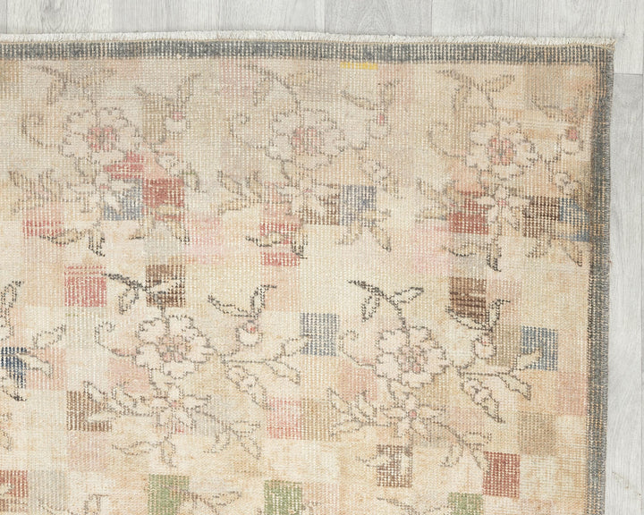 Neutral Oushak Rug 3' 11" x 7' 11" | No. VR20483
