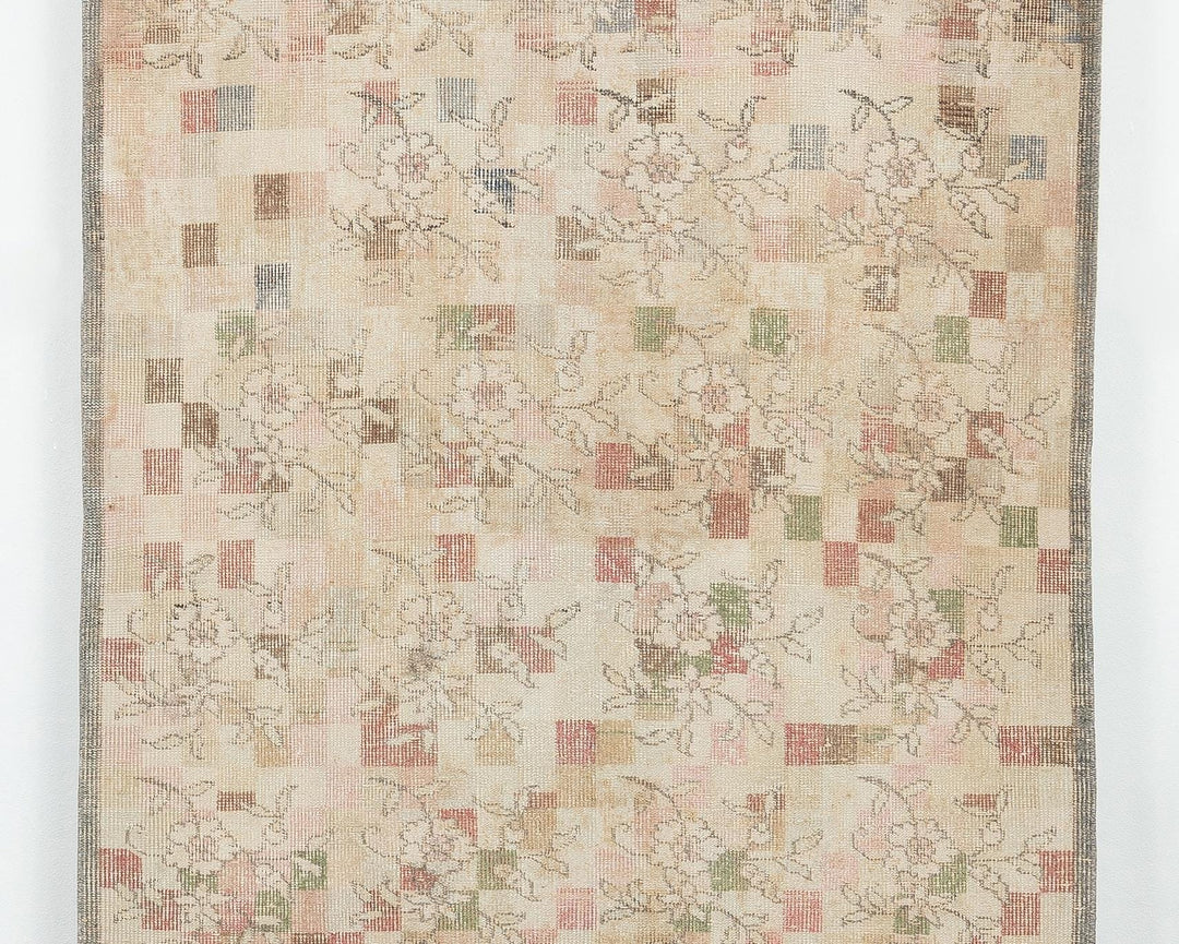 Neutral Oushak Rug 3' 11" x 7' 11" | No. VR20483
