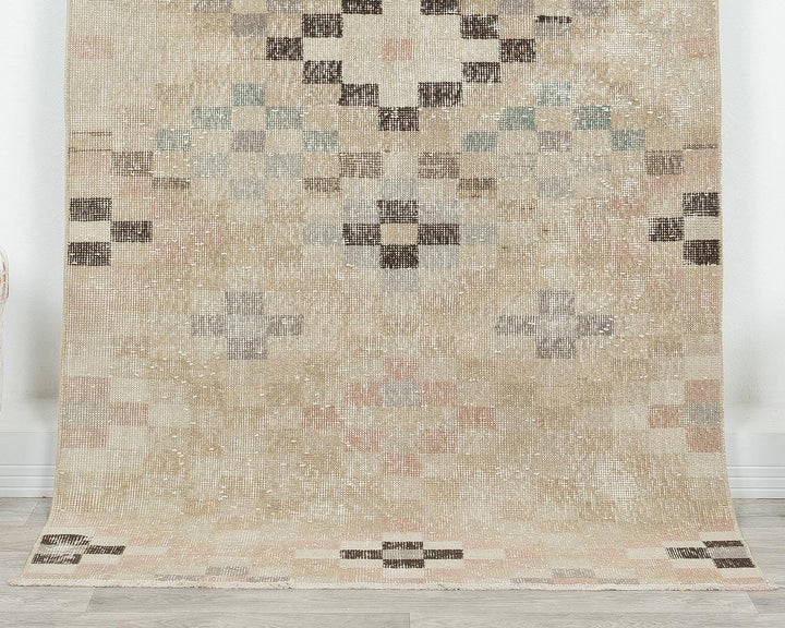 Neutral Oushak Rug 3' 9" x 7' 9" | No. VR86177