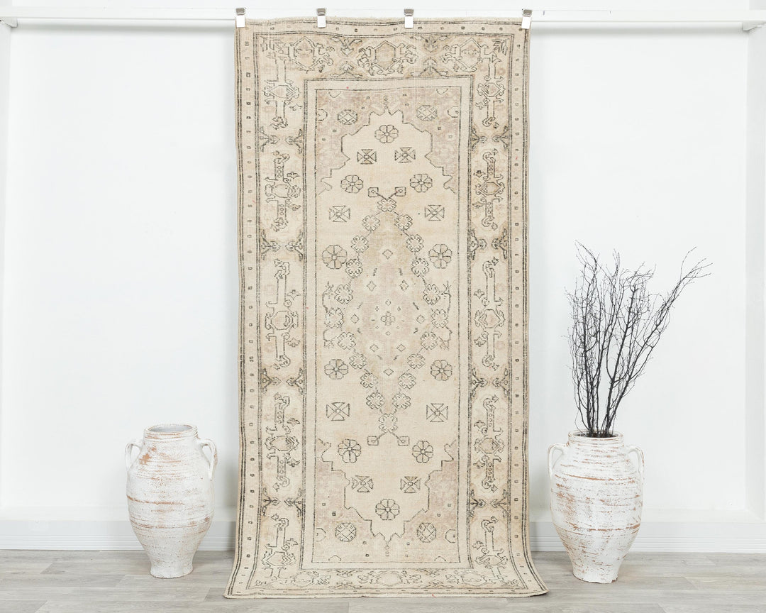 Oushak Rug 7' 10" x 3' 8" | No. VR95064
