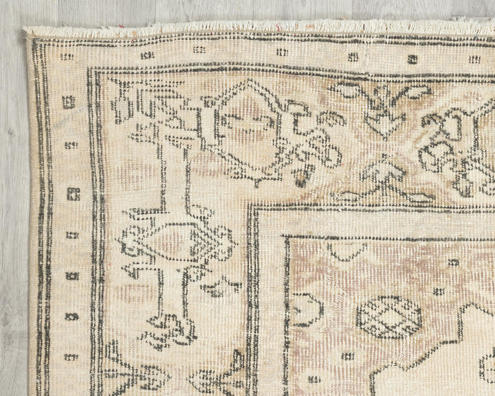 Oushak Rug 7' 10" x 3' 8" | No. VR95064