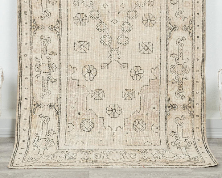 Oushak Rug 7' 10" x 3' 8" | No. VR95064