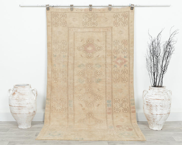 Beige Oushak Rug 3' 10" x 6' 10" | No. VR57519
