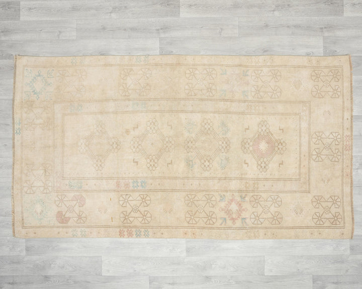 Beige Oushak Rug 3' 10" x 6' 10" | No. VR57519