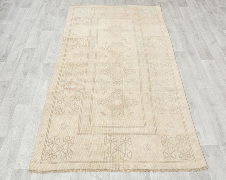 Beige Oushak Rug 3' 10" x 6' 10" | No. VR57519