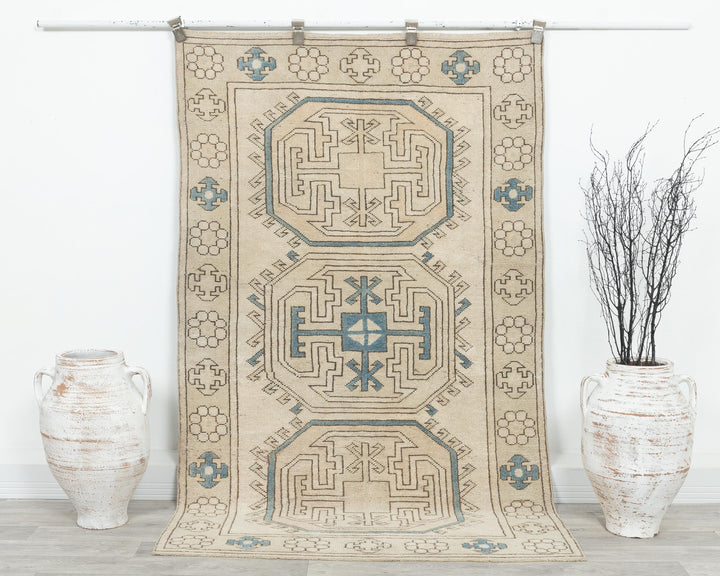 Neutral Oushak Rug 3' 11" x 6' 6" | No. VR59372