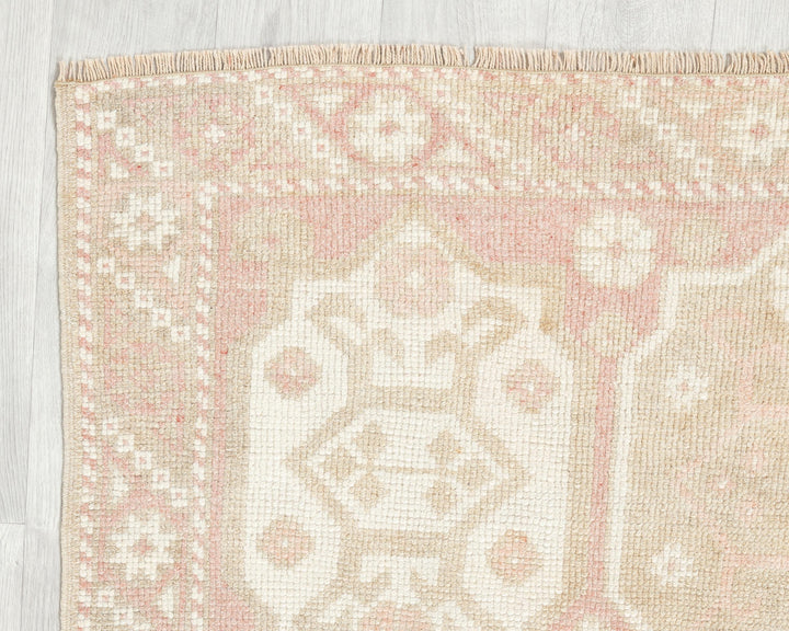 Faded Oushak Rug 2' 8" x 4' 8" | No. VR84116