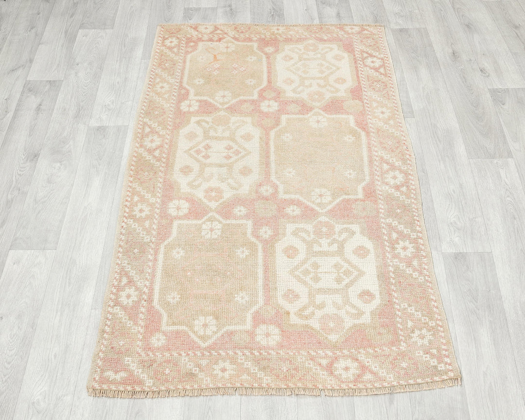 Faded Oushak Rug 2' 8" x 4' 8" | No. VR84116