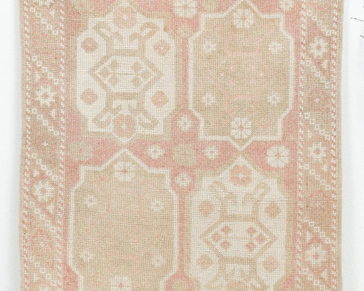 Faded Oushak Rug 2' 8" x 4' 8" | No. VR84116