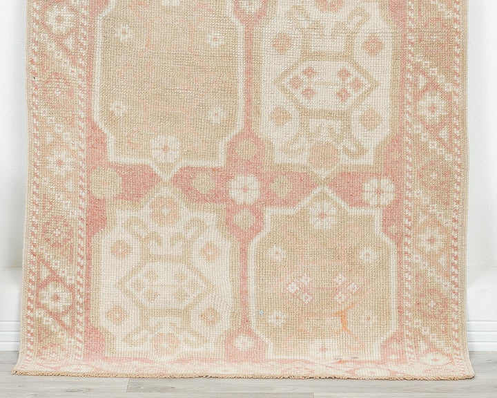 Faded Oushak Rug 2' 8" x 4' 8" | No. VR84116
