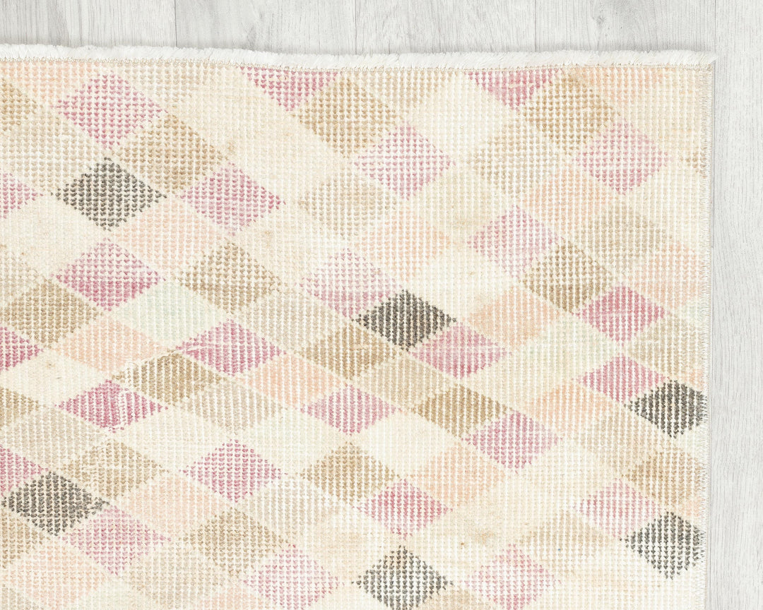 Beige Oushak Rug 2' 2" x 5' 10" | No. VR67604