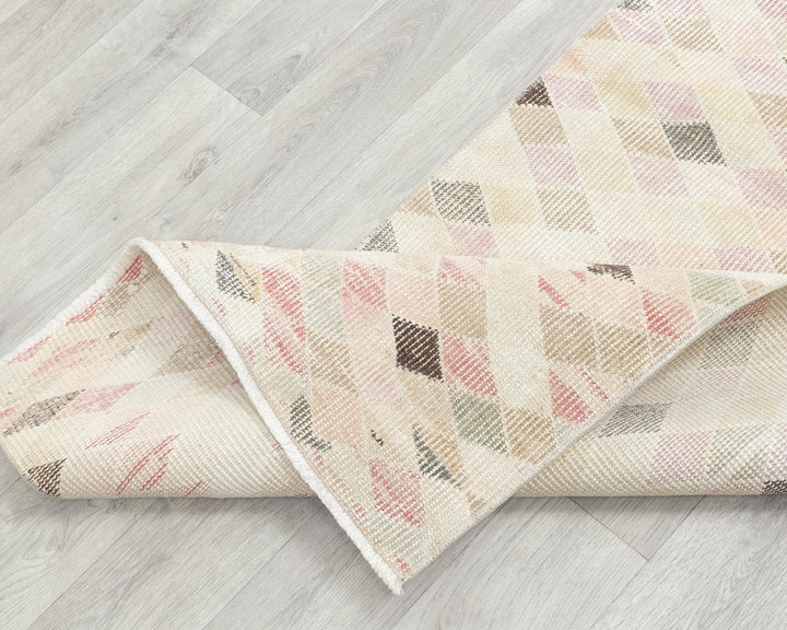 Beige Oushak Rug 2' 2" x 5' 10" | No. VR67604