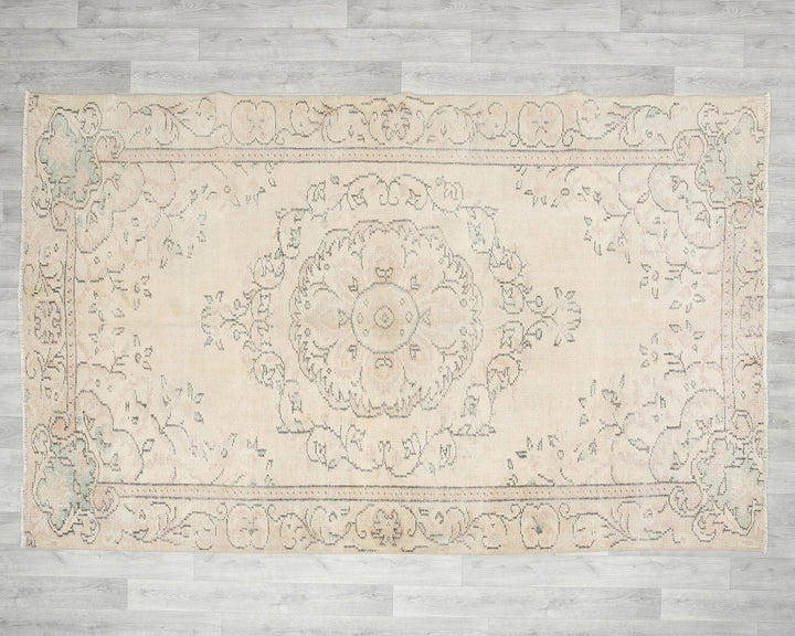 Beige Oushak Rug 5' 10" x 9' | No. VR69801