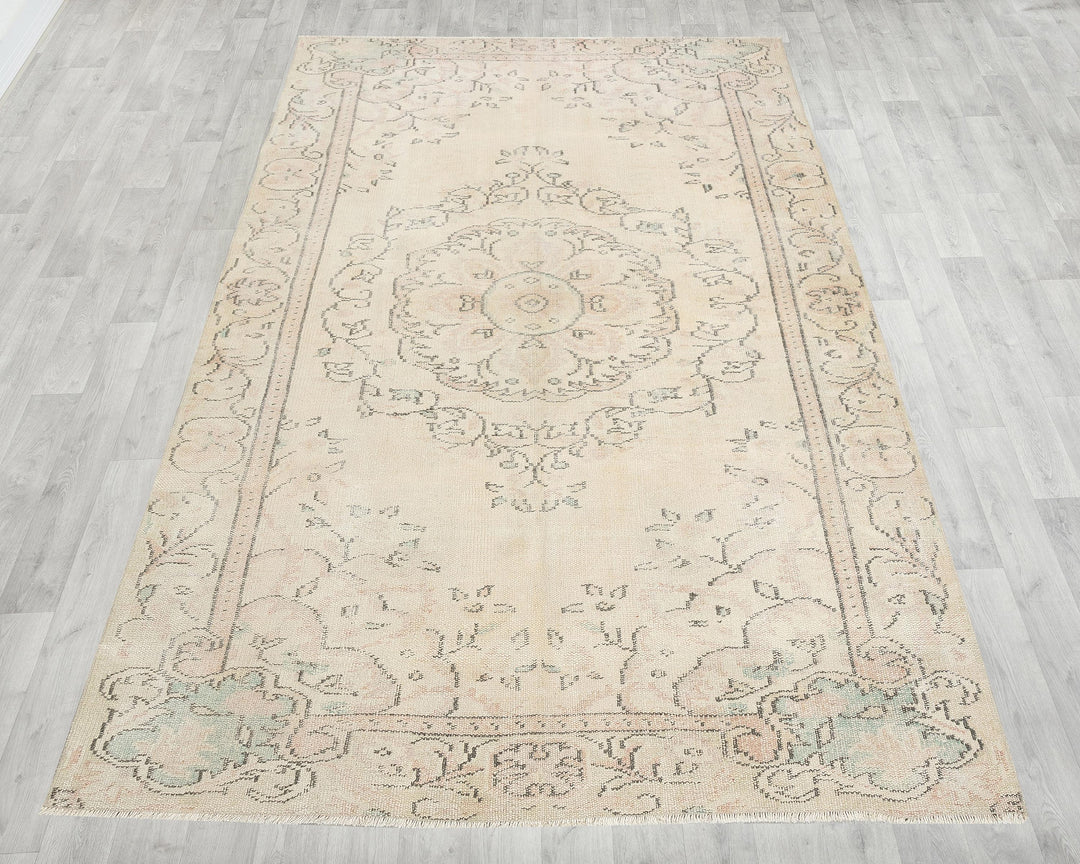 Beige Oushak Rug 5' 10" x 9' | No. VR69801