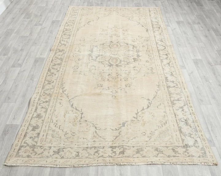 Beige Oushak Rug 5' 5" x 9' 4" | No. VR73733