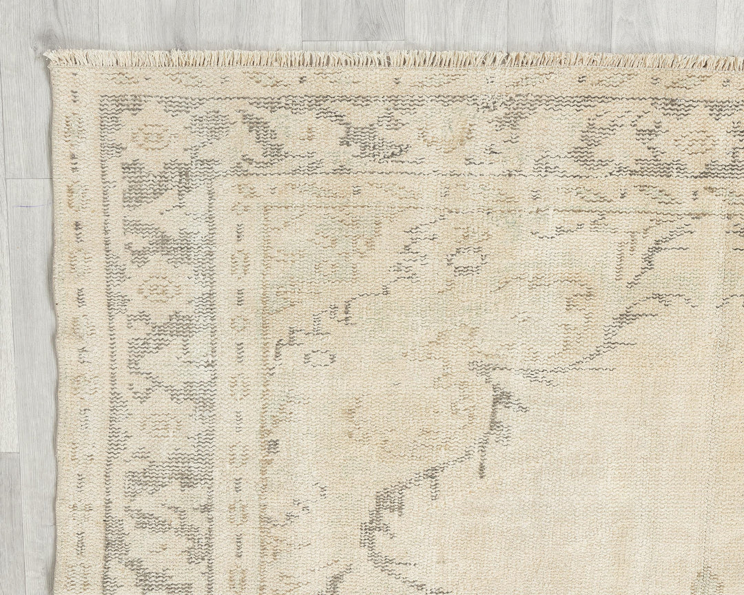Beige Oushak Rug 5' 5" x 9' 4" | No. VR73733