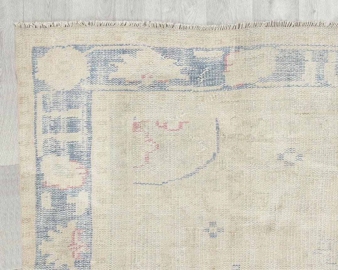 Beige Oushak Rug 5' 7" x 8' 11" | No. VR40172